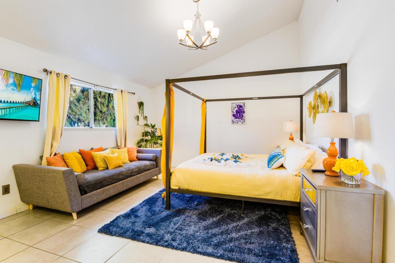 Desert Pool House: Sun, Swim, Sip & Stay Indio Bagian luar foto